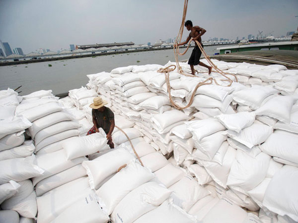 Giá xuất gạo Việt tăng 10% nhờ hợp đồng với Philippines